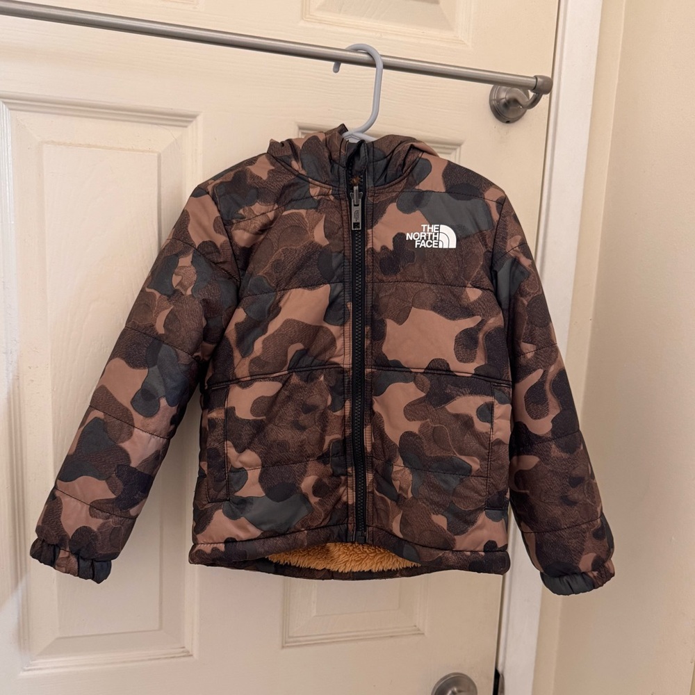 THE NORTH FACE | KID REVERSIBLE MT CHIMBO | UTILITY BROWN/CAMO | TODDLER SIZE 4